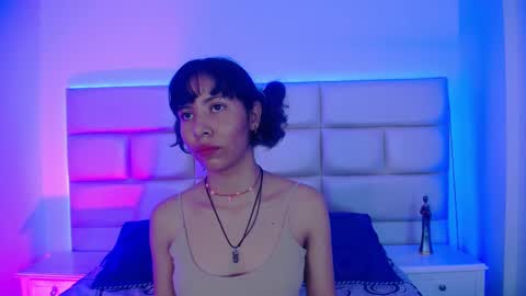 A K A N E  U W U online show from 03.02.25