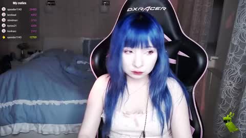 akirahartyx online show from 02.25.25