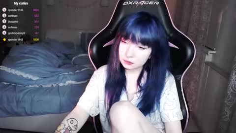 akirahartyx online show from 09.22.25