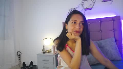 Snapshot of alaana_sweet_ chatting on 06.01.26 ALAANA online show from 06.01.26