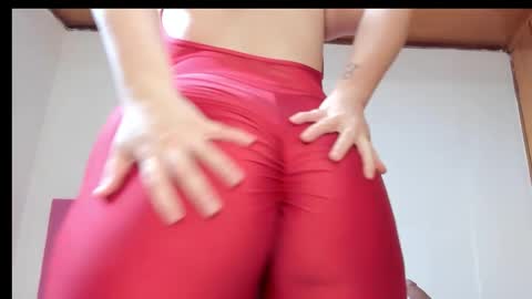 Snapshot of alahia66 chatting on 12.21.25 alahia66 online show from 12.21.25