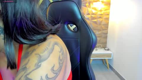 ALAHIA online show from 10.04.25