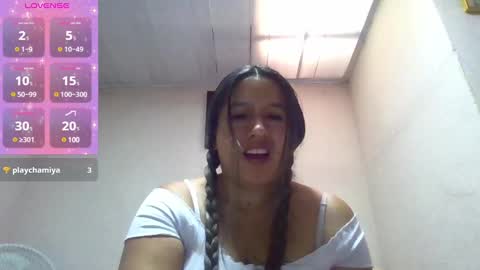 Snapshot of alahia_fox chatting on 01.17.25 alahia online show from 01.17.25