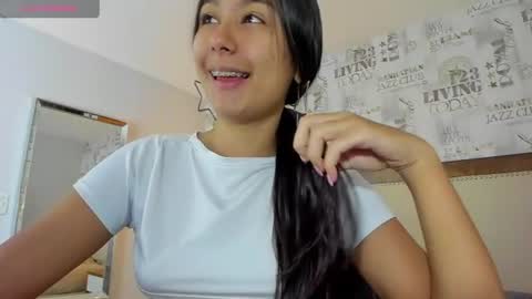 Snapshot of alahiacruz1 chatting on 06.23.26 A L A H I A online show from 06.23.26