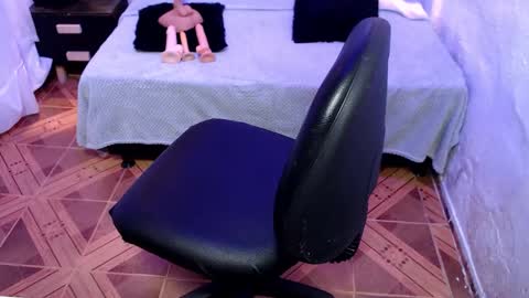 Snapshot of alaia_blue1 chatting on 10.23.25 alaia_blue1 online show from 10.23.25