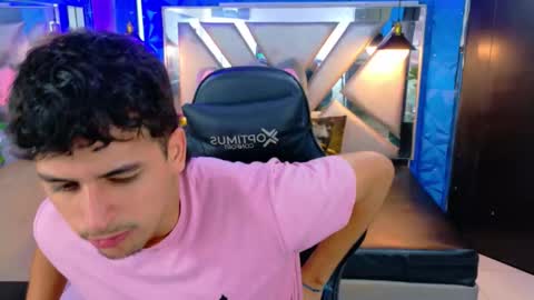 Snapshot of alan_del_reyx chatting on 09.21.25 ALAN DEL REY online show from 09.21.25