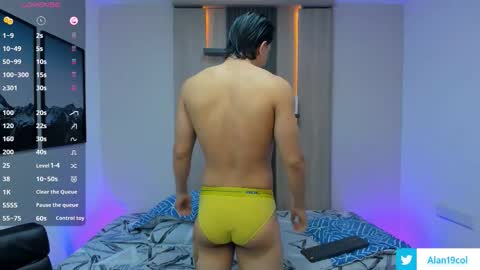 Alan  Kevin can we reach 100 thumbs up please guys  online show from 09.20.25