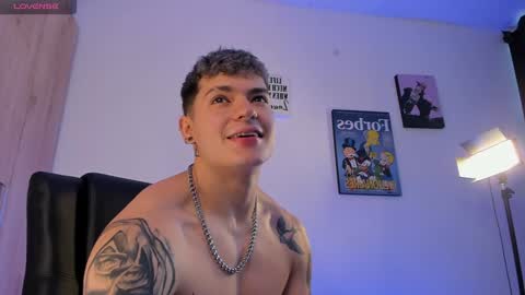 Snapshot of alan_rosee chatting on 01.05.25 Alan online show from 01.05.25