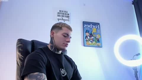 Snapshot of alan_rosee chatting on 03.03.25 Alan online show from 03.03.25