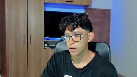 Snapshot of alan_scot chatting on 06.18.26 Alan and Criss - WE JUST FRIENDS WITH BENEFITS BOTH VERS online show from 06.18.26