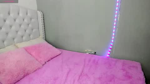 Snapshot of alana_ponse chatting on 01.09.25 Alana. online show from 01.09.25