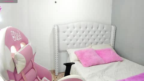 Snapshot of alana_ponse chatting on 01.13.25 Alana. online show from 01.13.25