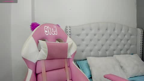 Snapshot of alana_ponse chatting on 01.31.25 Alana. online show from 01.31.25