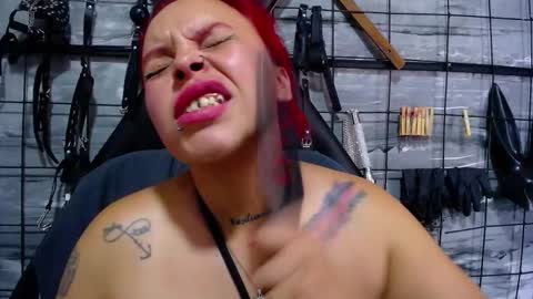 Snapshot of alana_roth chatting on 01.06.26 ALANA ROTH online show from 01.06.26