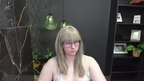 Snapshot of alana_soft chatting on 06.21.26 Alana online show from 06.21.26