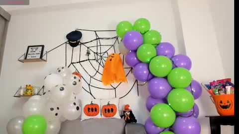 Snapshot of alana_then2 chatting on 10.30.25 online show from 10.30.25