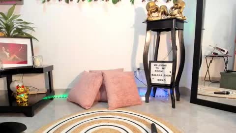 Snapshot of alana_then2 chatting on 11.18.25 online show from 11.18.25