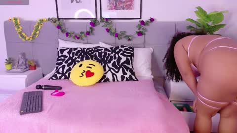 Snapshot of alanaa_gomez chatting on 09.16.25 Alanaa online show from 09.16.25