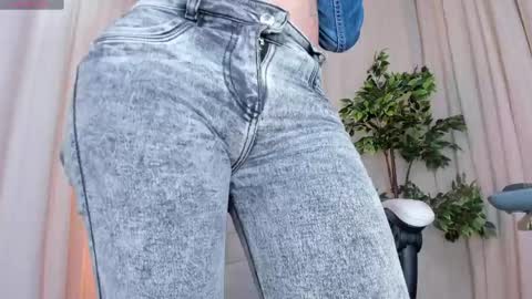 Snapshot of alanakimura_ chatting on 03.07.25 Alana silvana online show from 03.07.25