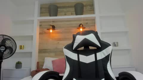 A L A N A online show from 09.18.25