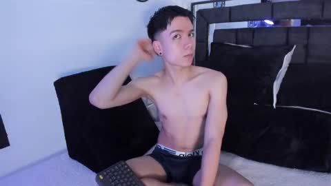 Snapshot of alanblack1 chatting on 10.22.25 alanblack1 online show from 10.22.25