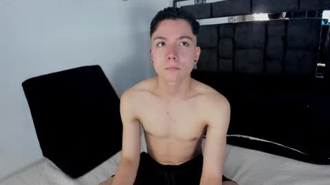 Snapshot of alanblack1 chatting on 10.25.25 alanblack1 online show from 10.25.25