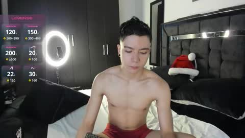 Snapshot of alanblack1 chatting on 11.22.25 alanblack1 online show from 11.22.25