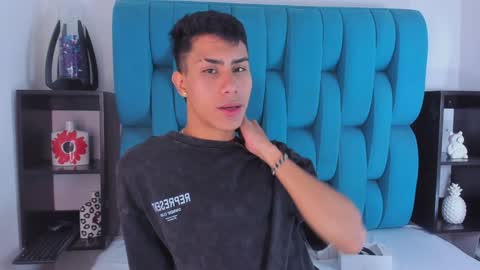 alannaughty_ online show from 01.04.25