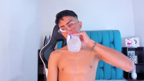 alannaughty_ online show from 01.26.25