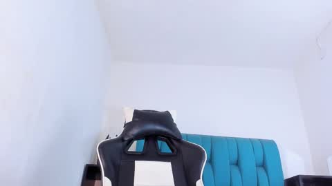 alannaughty_ online show from 02.12.25