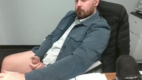 Snapshot of alaska4411 chatting on 12.06.24 John online show from 12.06.24