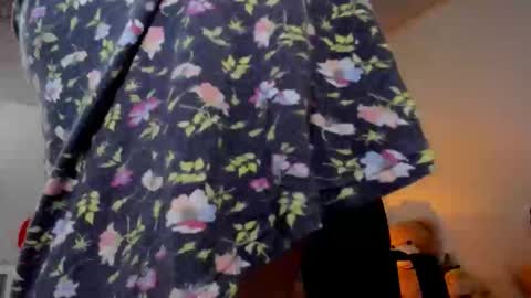 Caro online show from 04.22.26