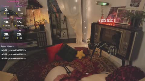 Snapshot of alaskagrace chatting on 12.31.24 Alaska Grace       online show from 12.31.24