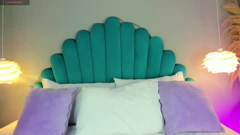 Alassia Hocthner online show from 11.07.25