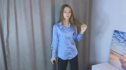 Lola online show from 10.25.25