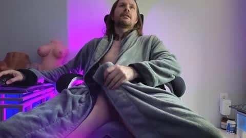 Snapshot of albinoadonis chatting on 10.03.25 albinoadonis online show from 10.03.25