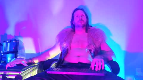 Snapshot of albinoadonis chatting on 11.01.25 albinoadonis online show from 11.01.25