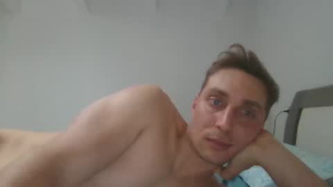 Snapshot of aledewalt chatting on 01.05.25 call me on skp alexdewalt online show from 01.05.25