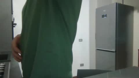 Snapshot of aledewalt chatting on 01.13.25 call me on skp alexdewalt online show from 01.13.25