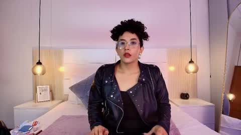 Snapshot of alehia_cute chatting on 10.13.25 Alehia Cute online show from 10.13.25
