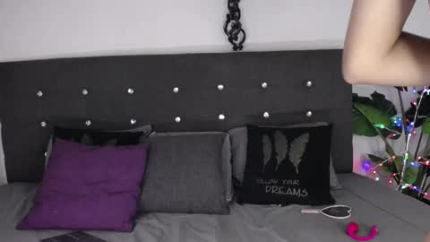 Snapshot of aleja_spearsx chatting on 11.25.25 Alejandra online show from 11.25.25