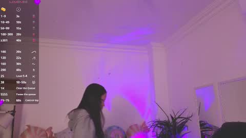 Snapshot of alejaa___ chatting on 06.17.26 Alejandra online show from 06.17.26