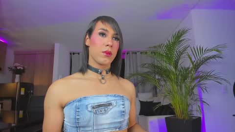 A L E J A N D R A online show from 02.23.25