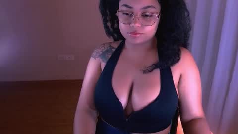 Snapshot of alejandra_conde chatting on 12.20.25 Alejandra online show from 12.20.25