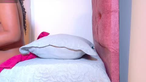 Snapshot of alejandra_dunn1 chatting on 12.22.25 alejandra_dunn1 online show from 12.22.25