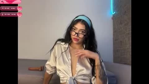 Snapshot of alejandraalvarezxo chatting on 02.28.26 alejandraalvarezxo online show from 02.28.26