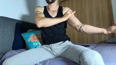 Snapshot of alejandro_bigcock chatting on 01.25.25 Alejandro Hernndez online show from 01.25.25