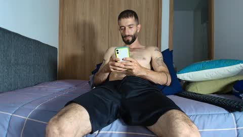 Snapshot of alejandro_bigcock chatting on 01.31.25 Alejandro Hernndez online show from 01.31.25
