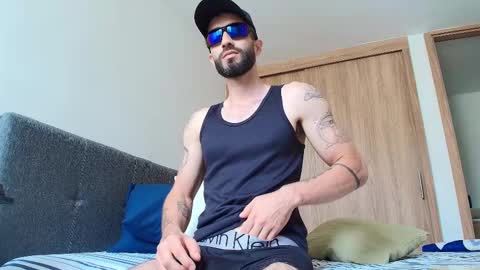 Snapshot of alejandro_bigcock chatting on 02.16.25 Alejandro Hernndez online show from 02.16.25