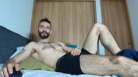 Snapshot of alejandro_bigcock chatting on 10.01.25 Alejandro Hernndez online show from 10.01.25